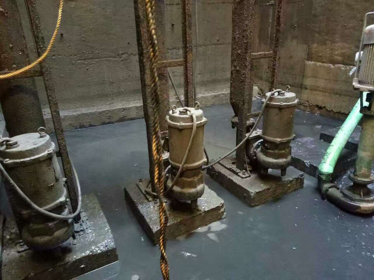 殷都污水池清理